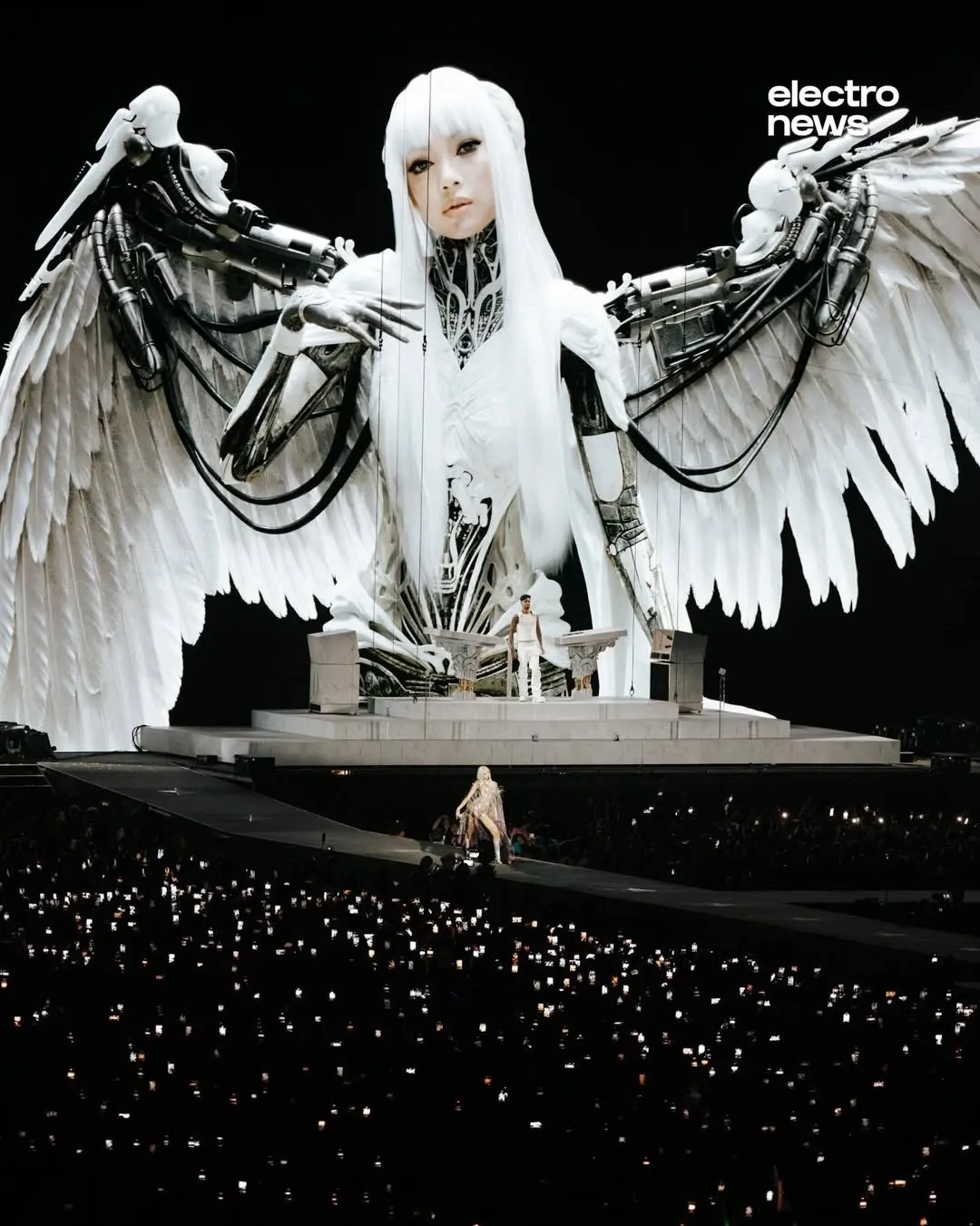 A moment captured by Lisa (BLACKPINK)'s fan