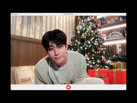 A moment captured by MJ (ASTRO)'s fan