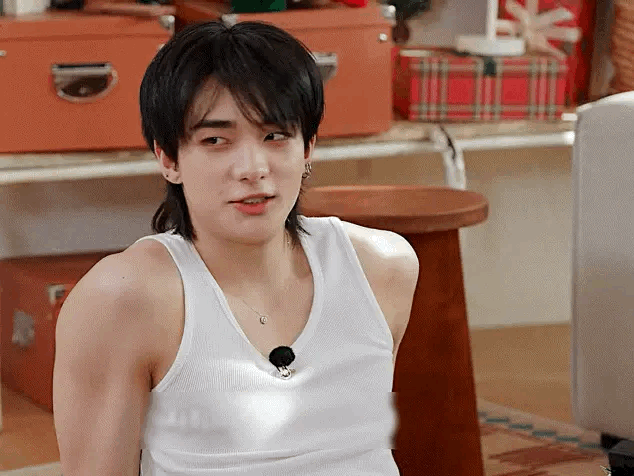 Latest photo of Hyunjin (Stray Kids)