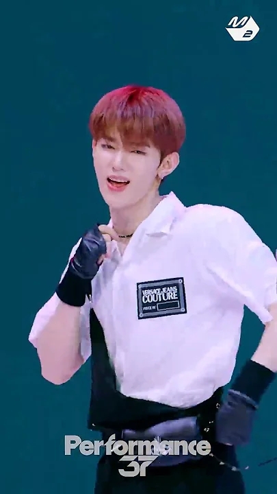 A heartfelt wallpaper shared by Zhang Hao (ZEROBASEONE)'s fans