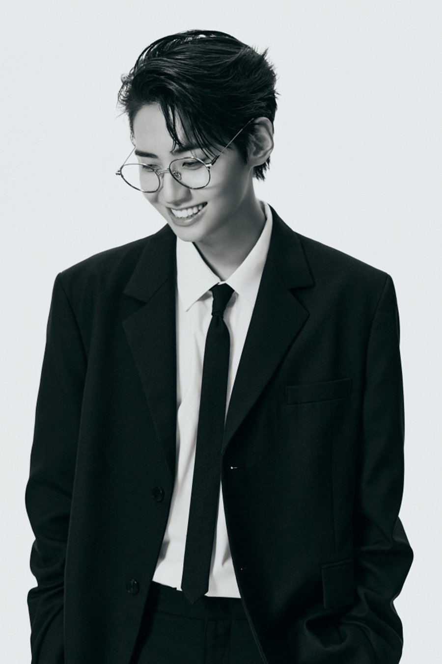 Behind-the-scenes cut of Lee Jinhyuk