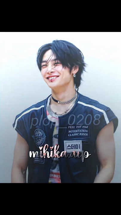 아이엔 (Stray Kids) 커뮤니티에서 인기있는 오늘의 배경화면