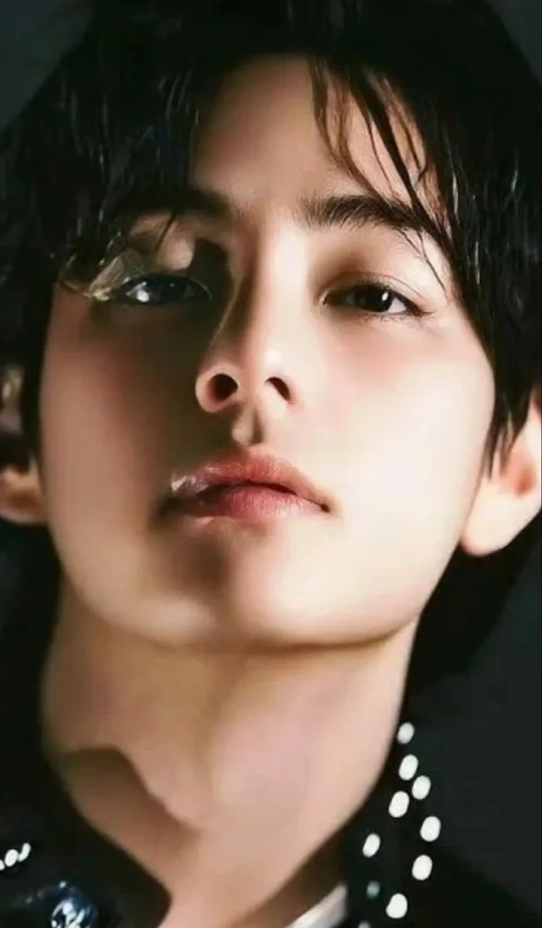 Fandom-recommended wallpaper image of V (BTS)