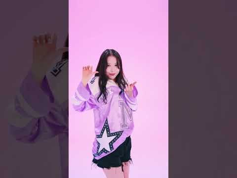 Behind-the-scenes cut of Kasahara Momona (ME:I)