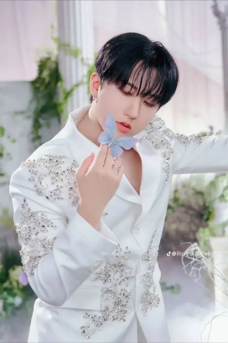 Latest photo of Changbin (Stray Kids)