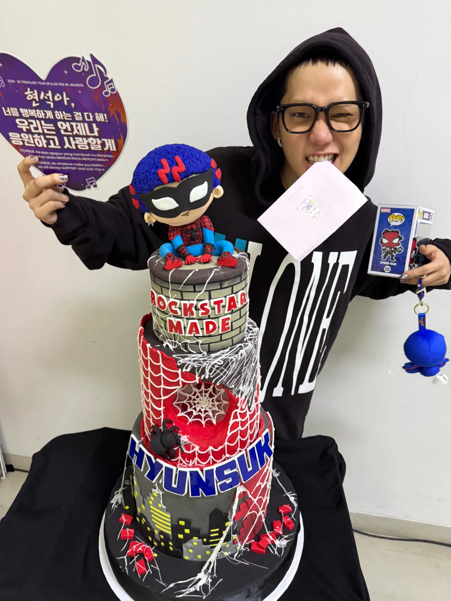 TREASUREの舞台裏ショット