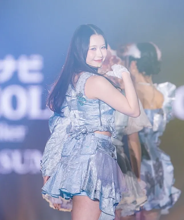 Recent activity shot of Kasahara Momona (ME:I)