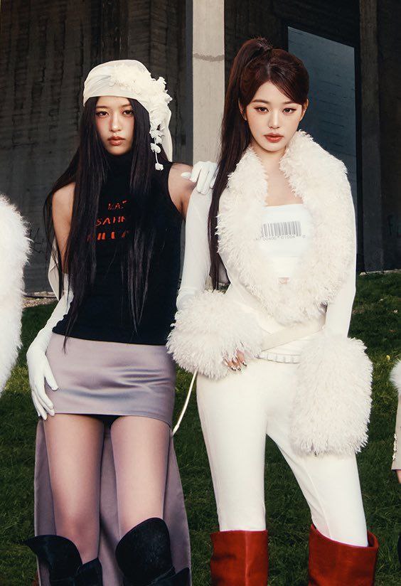 Recent activity shot of Jang Wonyoung (IVE)