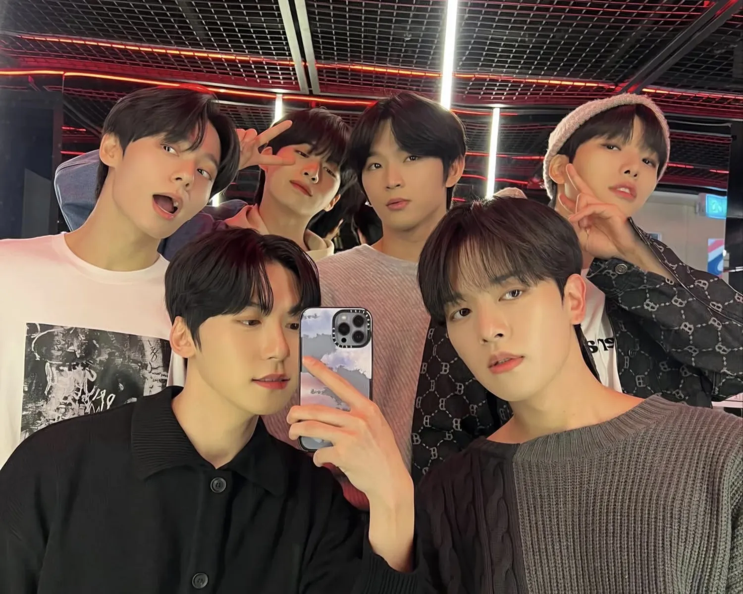 A moment captured by ONEUS's fan