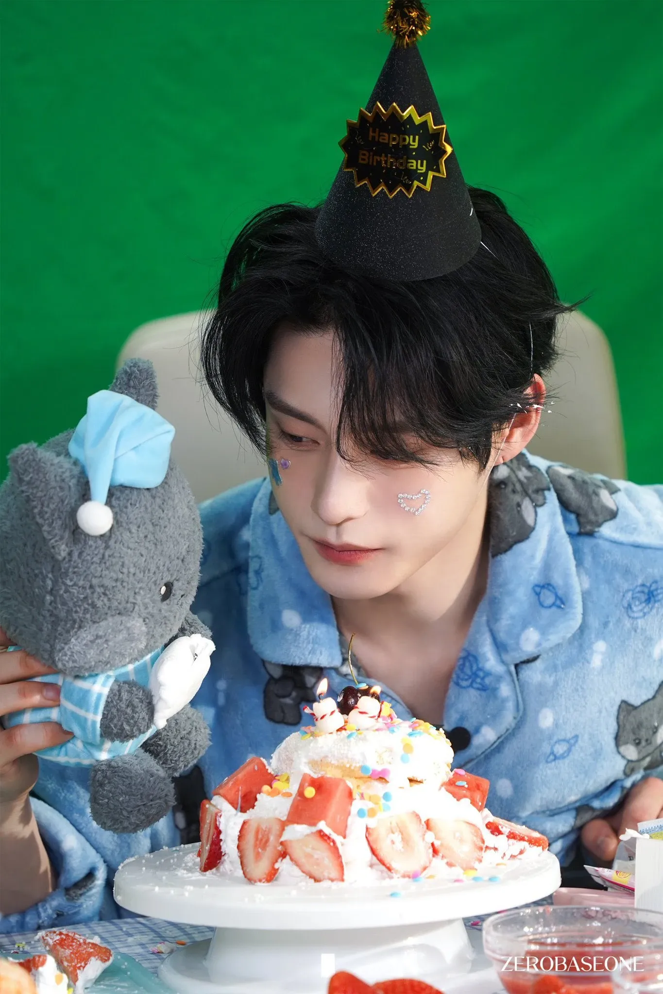 Latest photo of Kim Jiwoong (ZEROBASEONE)