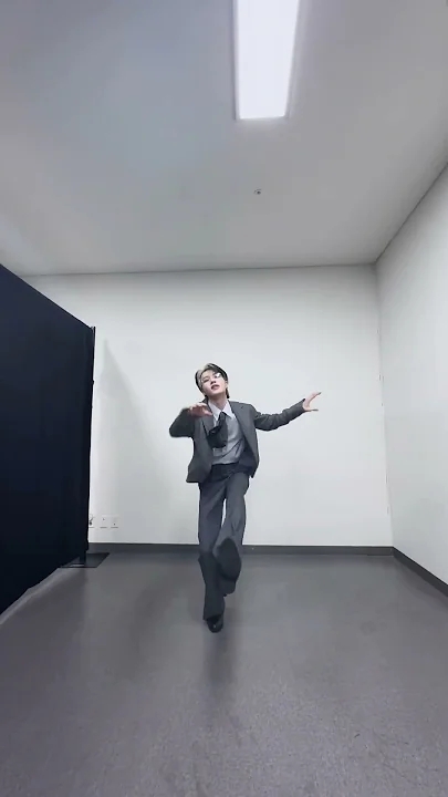 Wallpaper spesial buatan penggemar n.SSign