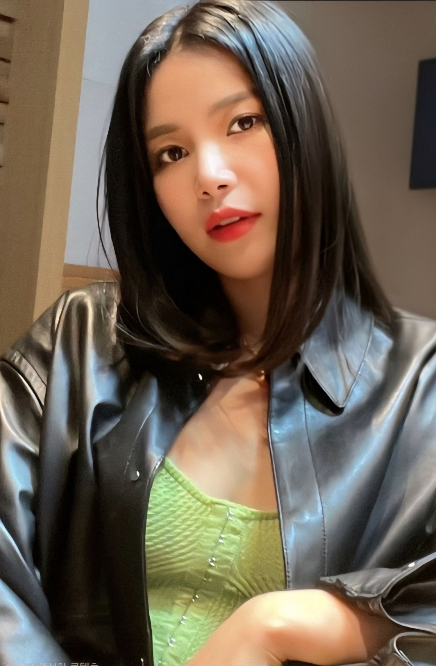 Behind-the-scenes cut of Solar (MAMAMOO)