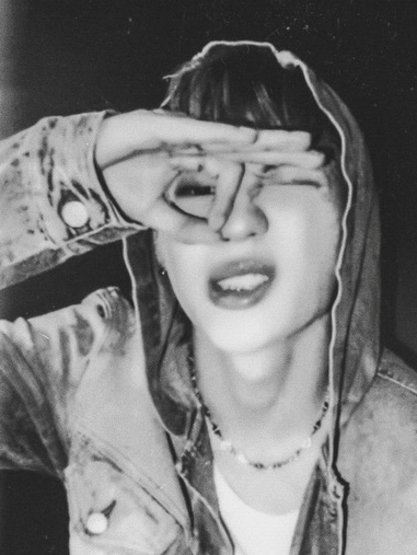 Behind-the-scenes cut of Junhyeok (TNX)