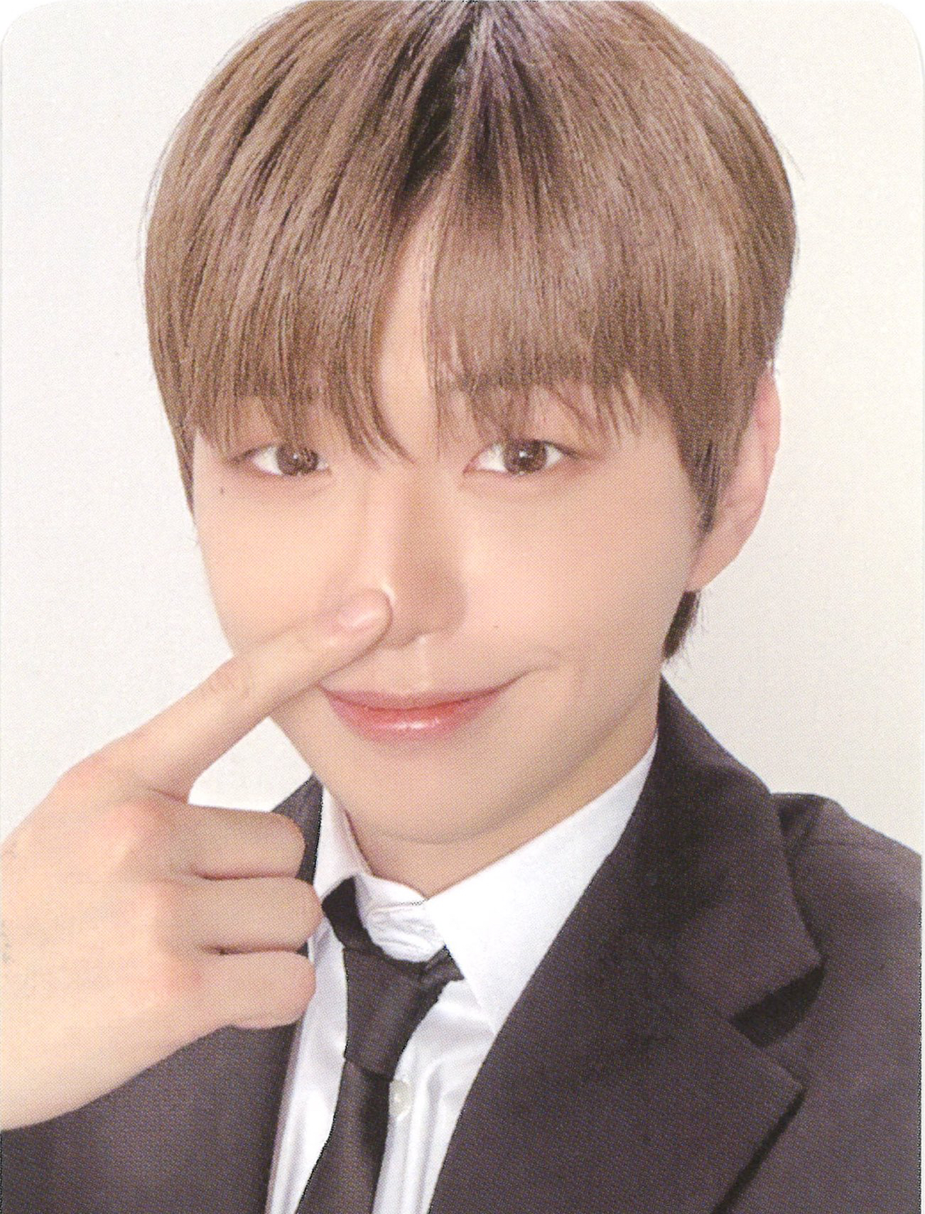 강다니엘의 비하인드 컷