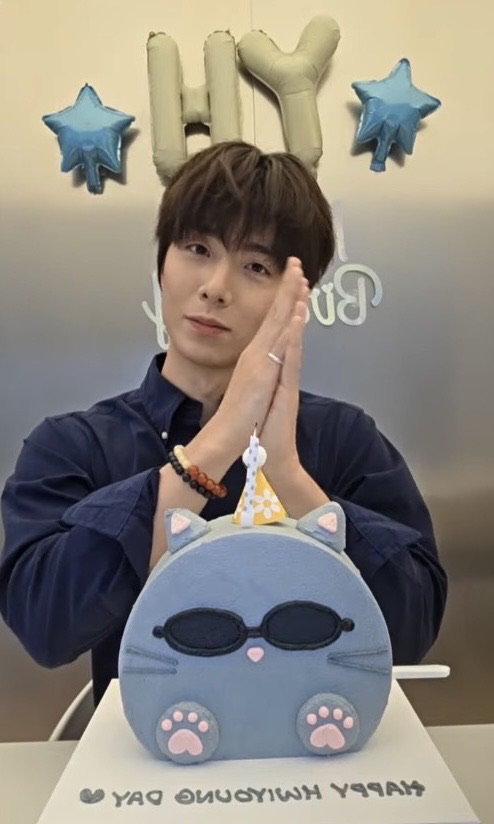 Today's most popular wallpaper in the Hwiyoung (SF9) community