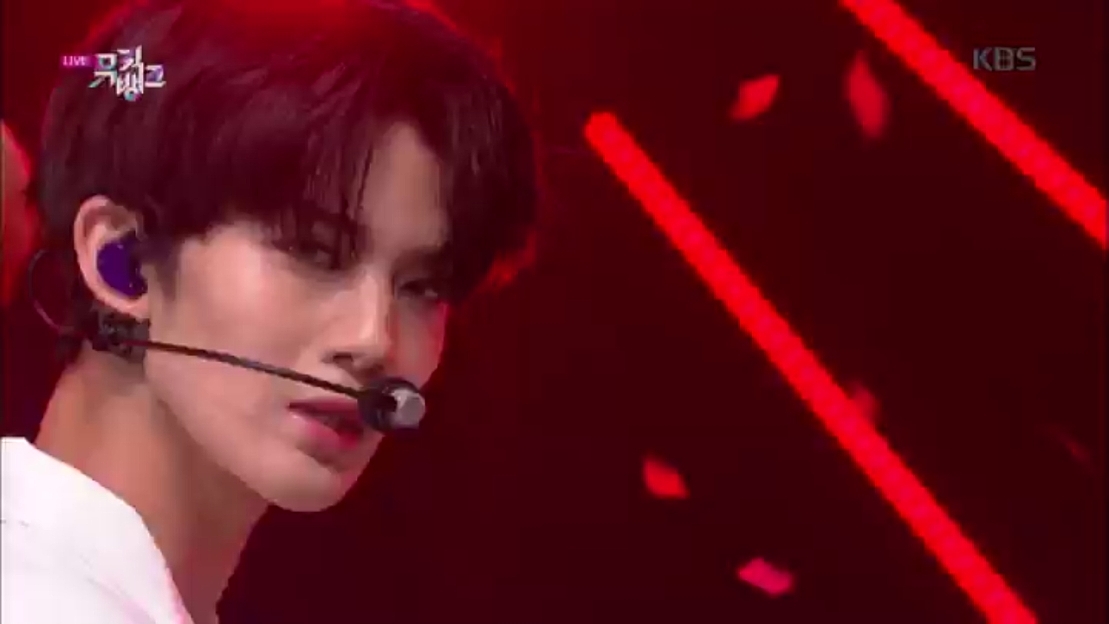 Behind-the-scenes cut of Bae Jinyoung