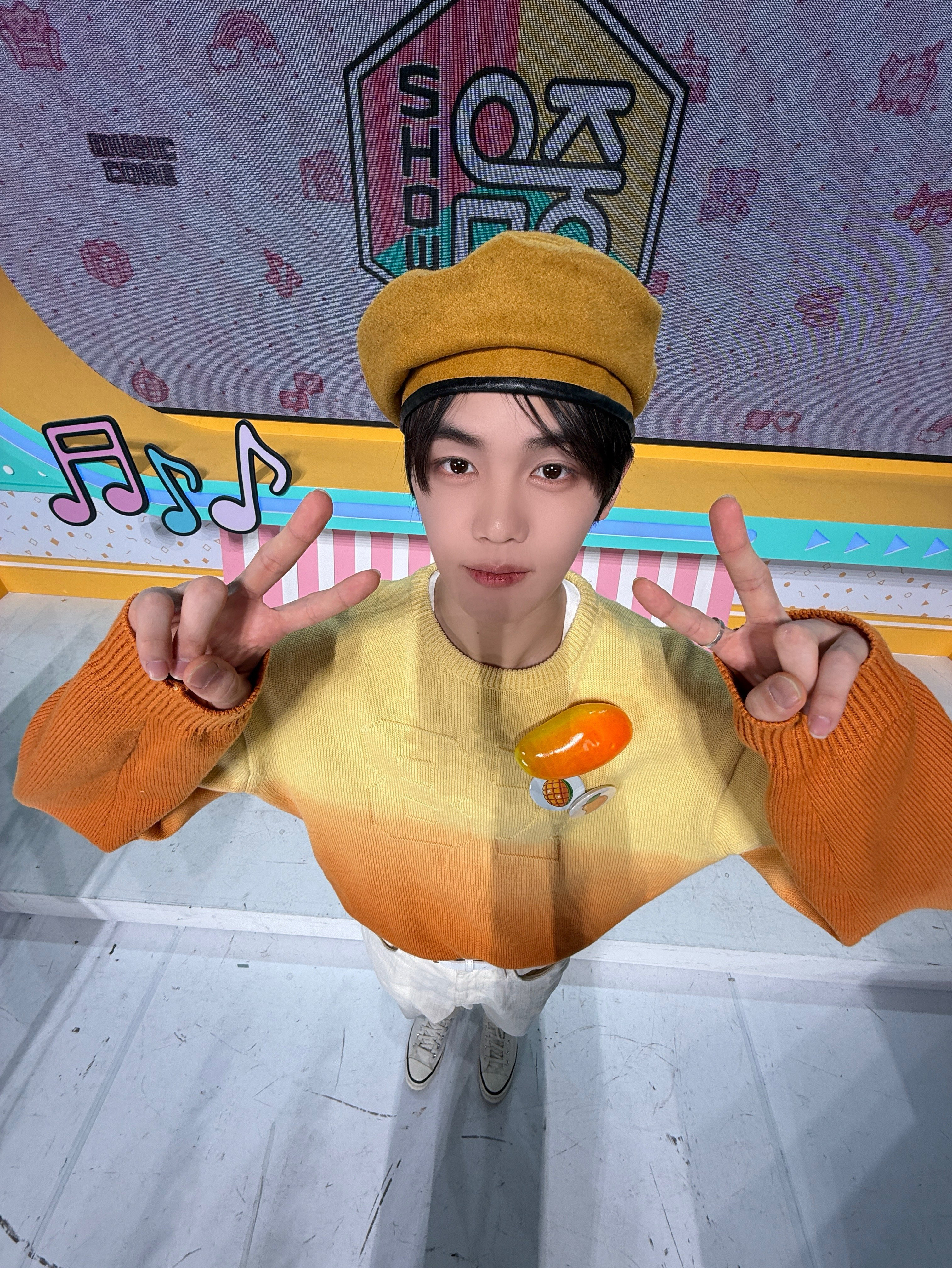 A moment captured by Kim Gyuvin's fan