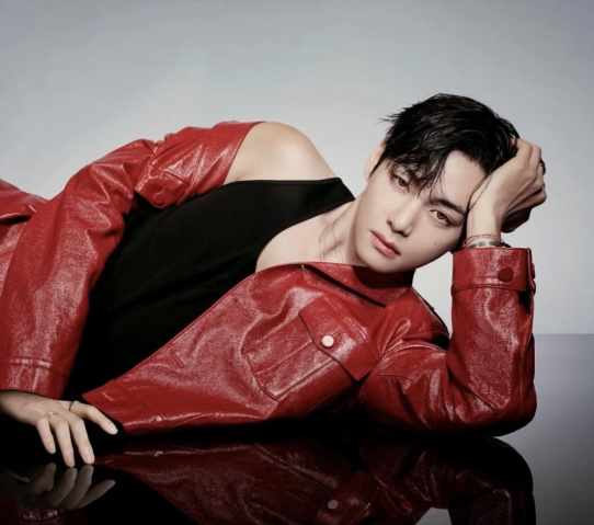 뷔 (방탄소년단) 최근 활동샷