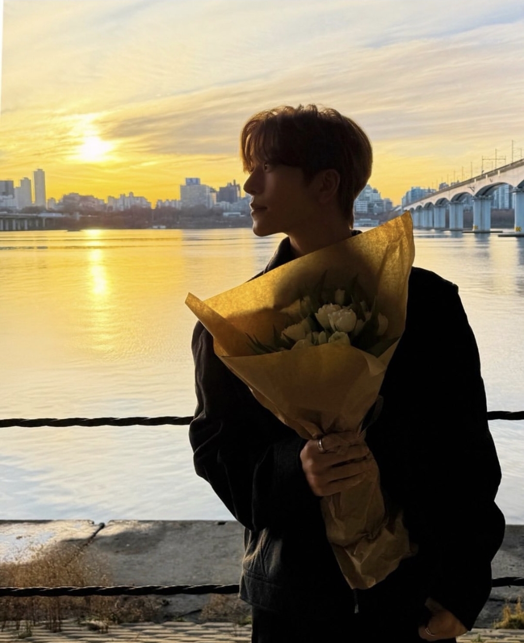 A moment captured by He Xinlong (ALPHA DRIVE ONE)'s fan