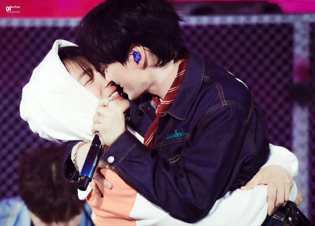 Behind-the-scenes cut of Super Junior