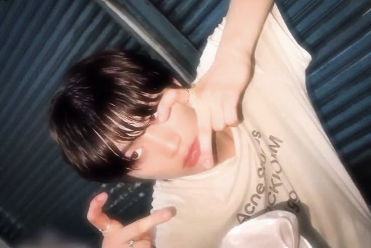 Behind-the-scenes cut of Taesan (BOYNEXTDOOR)