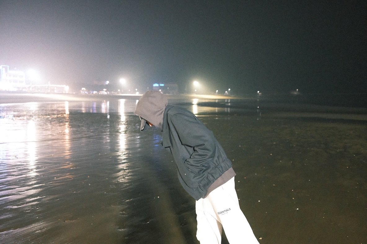 Recent activity shot of Sung Hanbin (ZEROBASEONE)