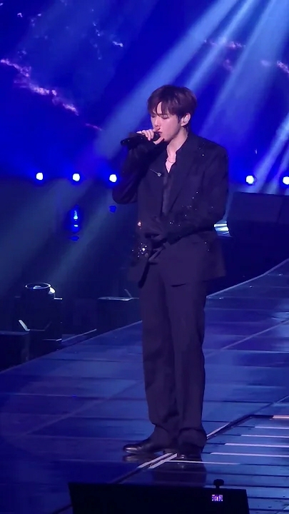 A heartfelt wallpaper shared by Kang Daniel's fans