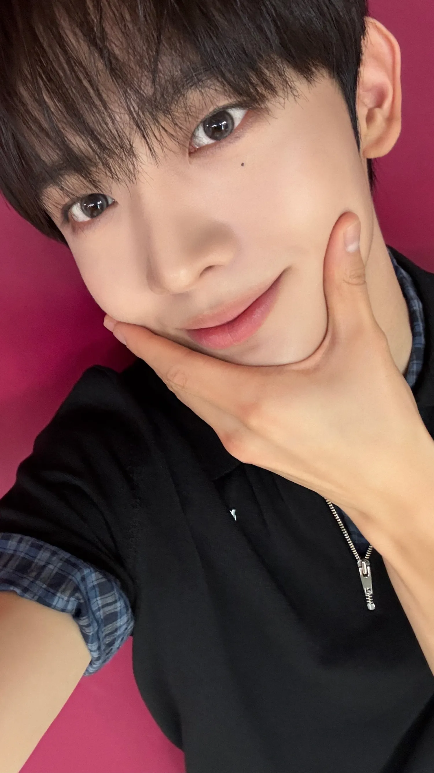 Fandom-recommended wallpaper image of Yoo Seungeon (AND2BLE)