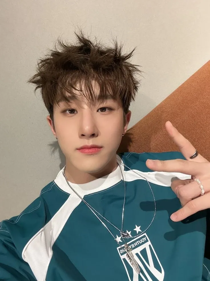 Behind-the-scenes cut of Jinjin (ASTRO)