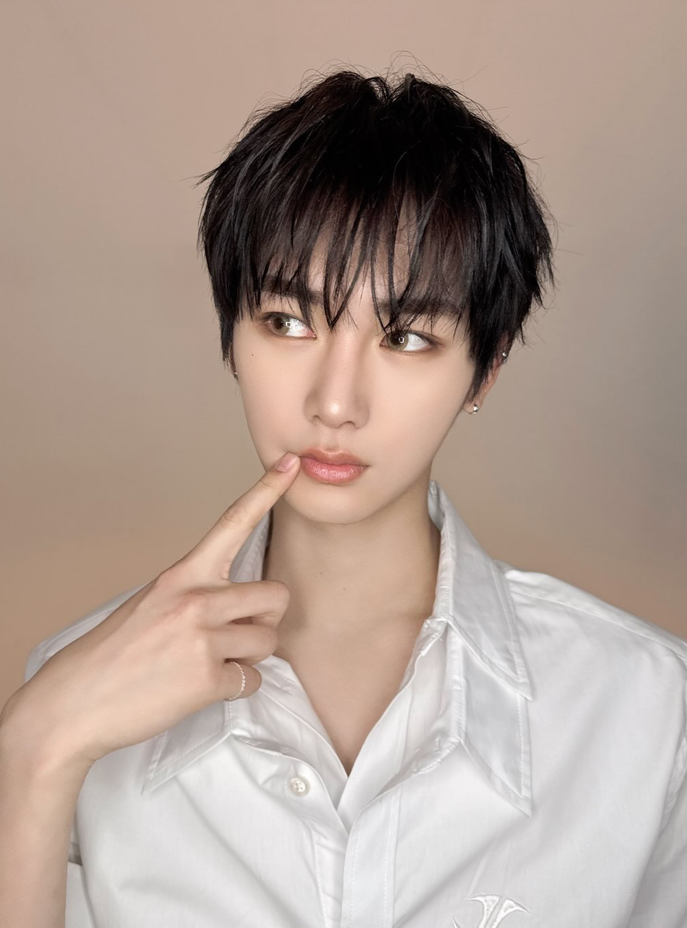 Behind-the-scenes cut of Zhou Anxin (ALPHA DRIVE ONE)