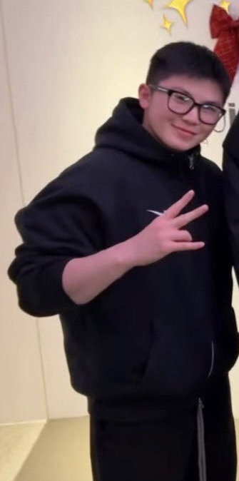 우지 (세븐틴)의 비하인드 컷