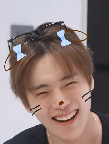 Behind-the-scenes cut of Minhyuk (MONSTA X)