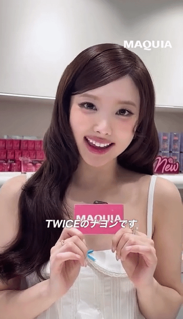 TWICE의 비하인드 컷