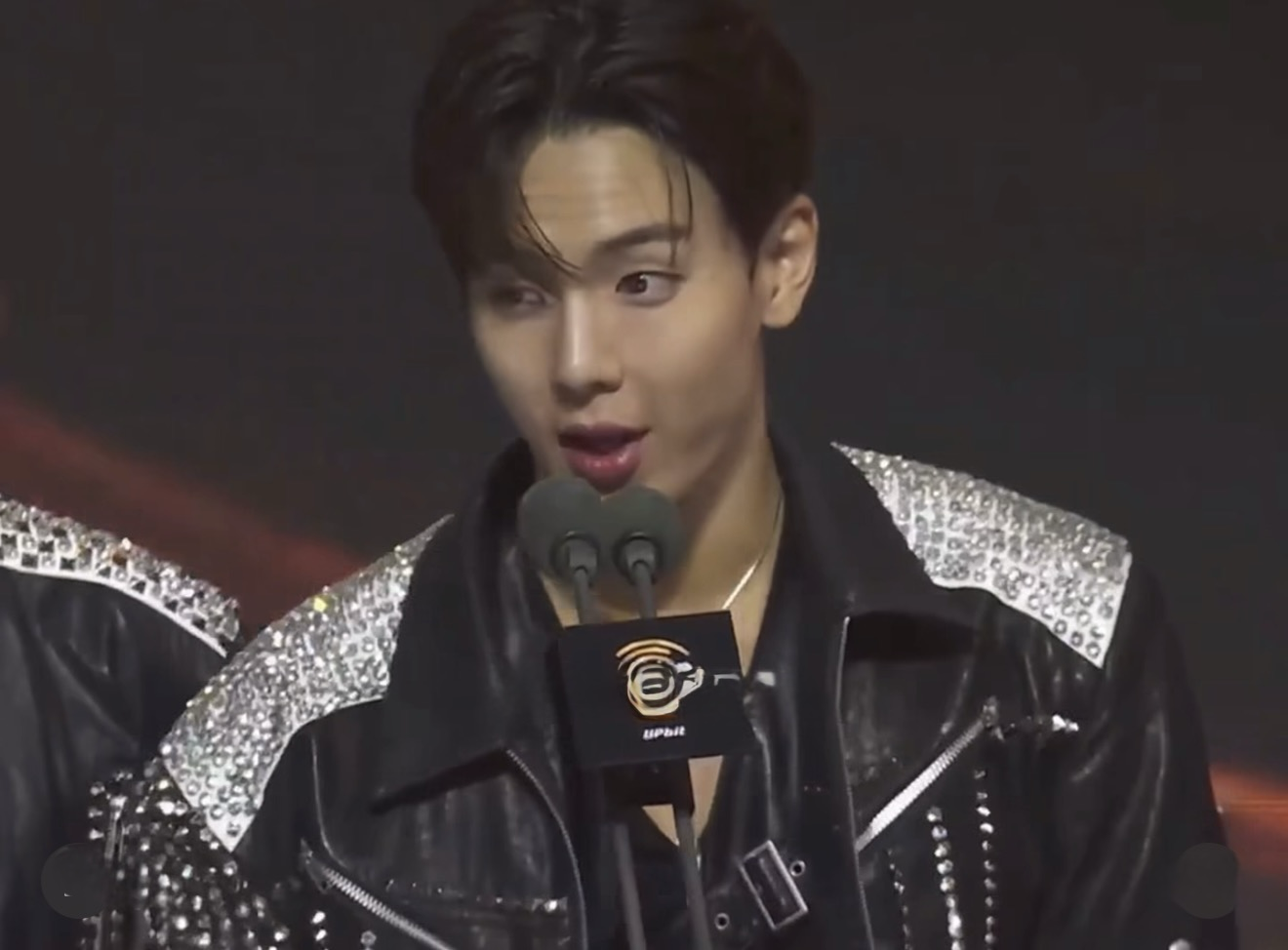 셔누 (몬스타엑스)의 비하인드 컷