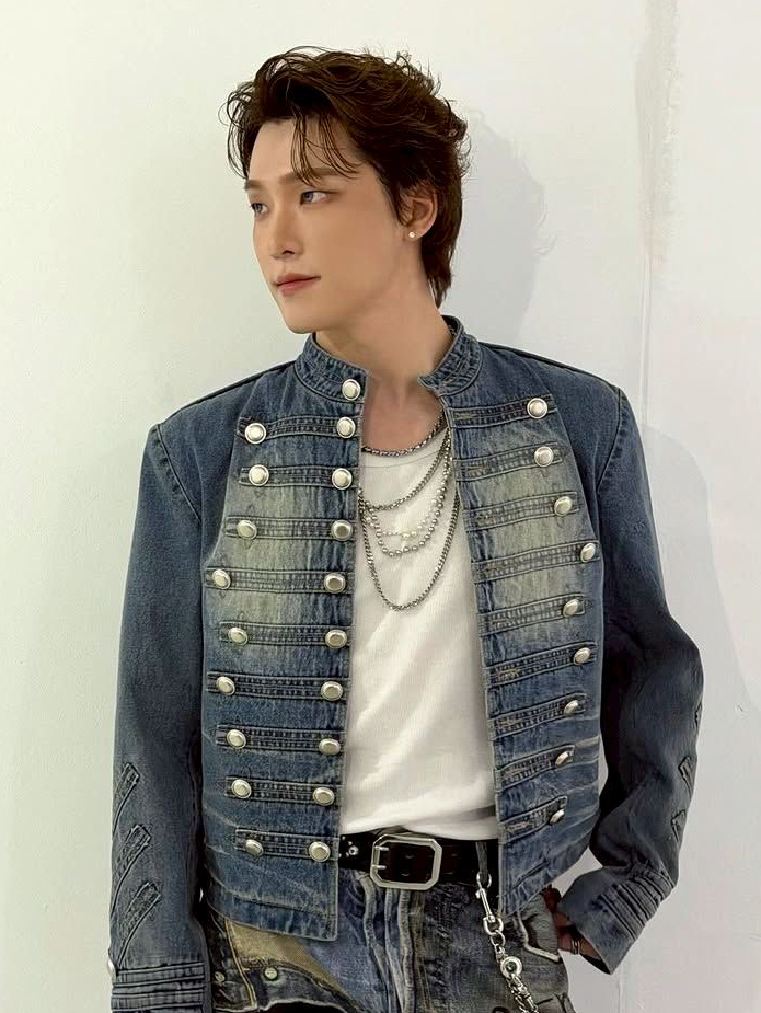 Recent activity shot of Dino (SEVENTEEN)