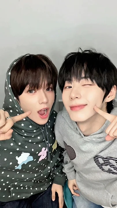 Behind-the-scenes cut of JL (AHOF)