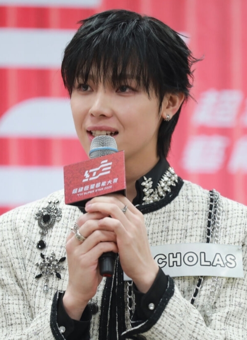 A moment captured by Nicholas (&TEAM)'s fan