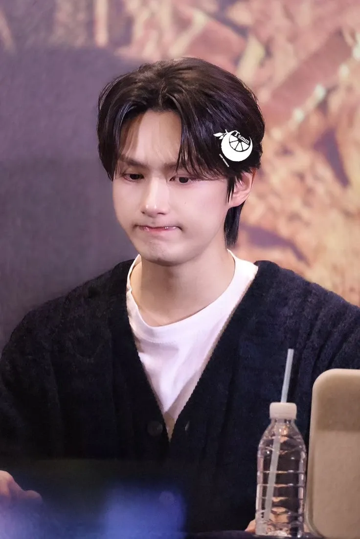 Behind-the-scenes cut of Jun (SEVENTEEN)