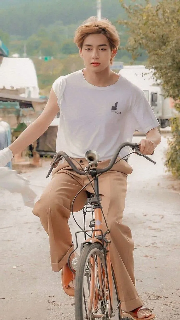 A heartfelt wallpaper shared by V (BTS)'s fans