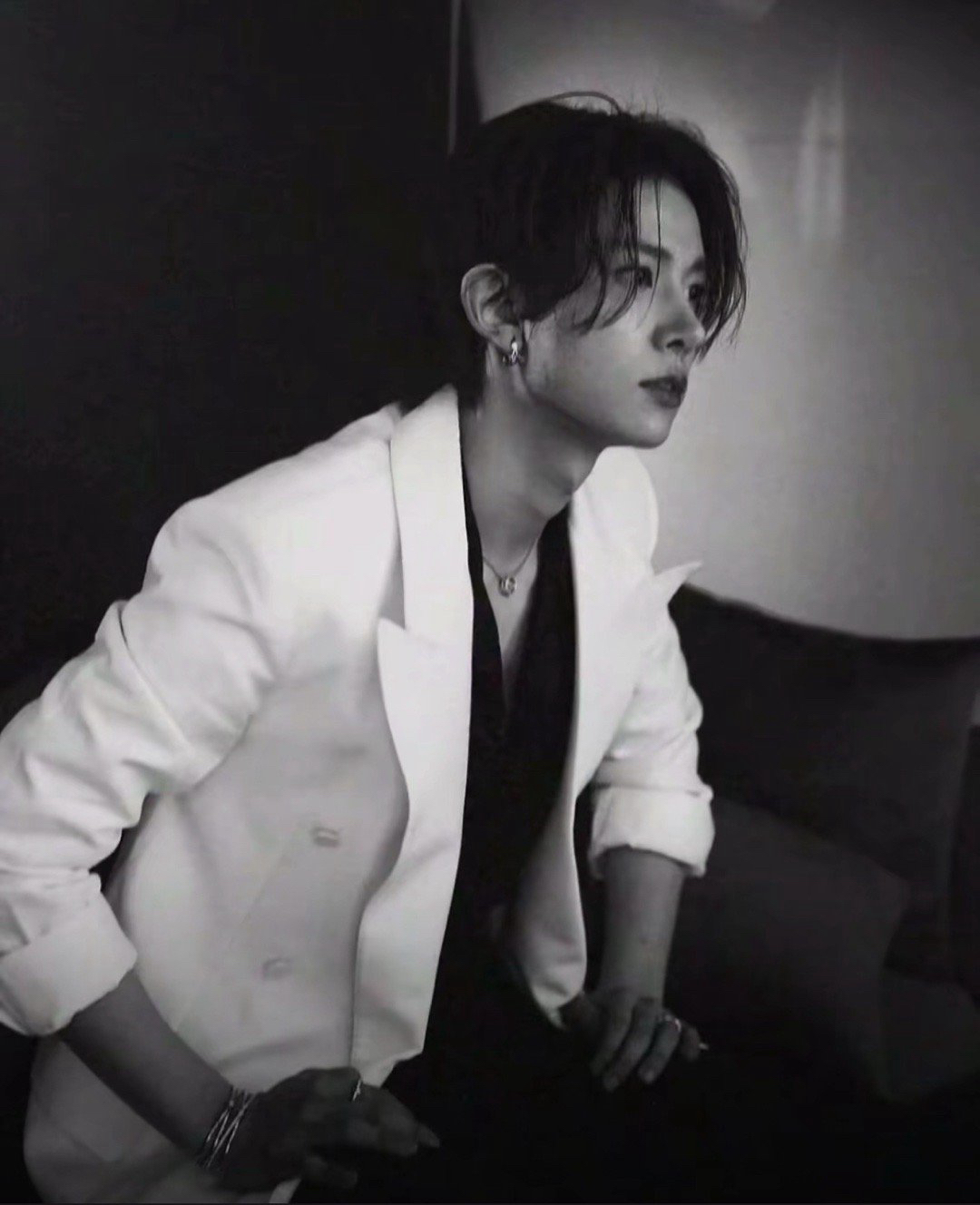 Behind-the-scenes cut of Heeseung