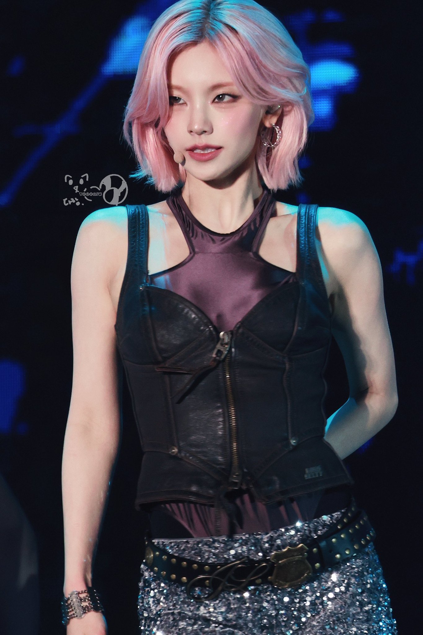 Recent activity shot of Yeji (ITZY)