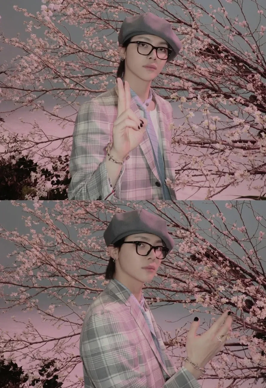 Latest photo of Nicholas (&TEAM)