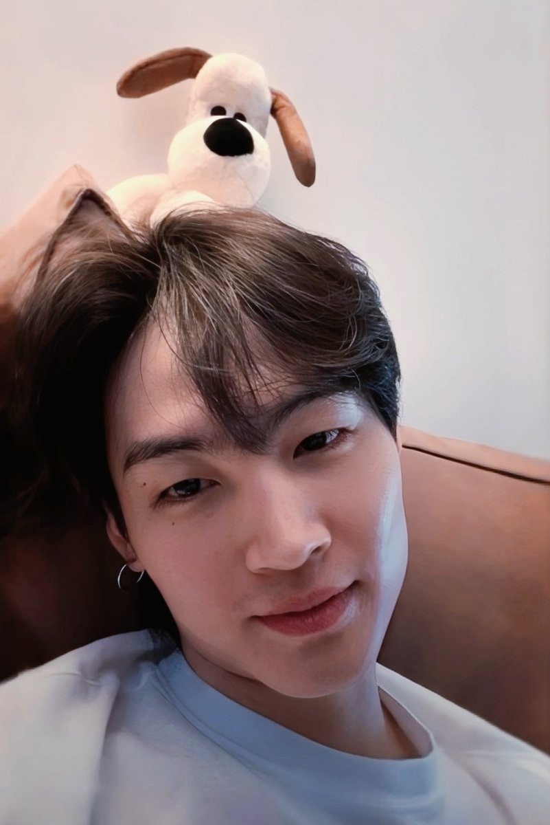 Recent activity shot of JAY B (GOT7)