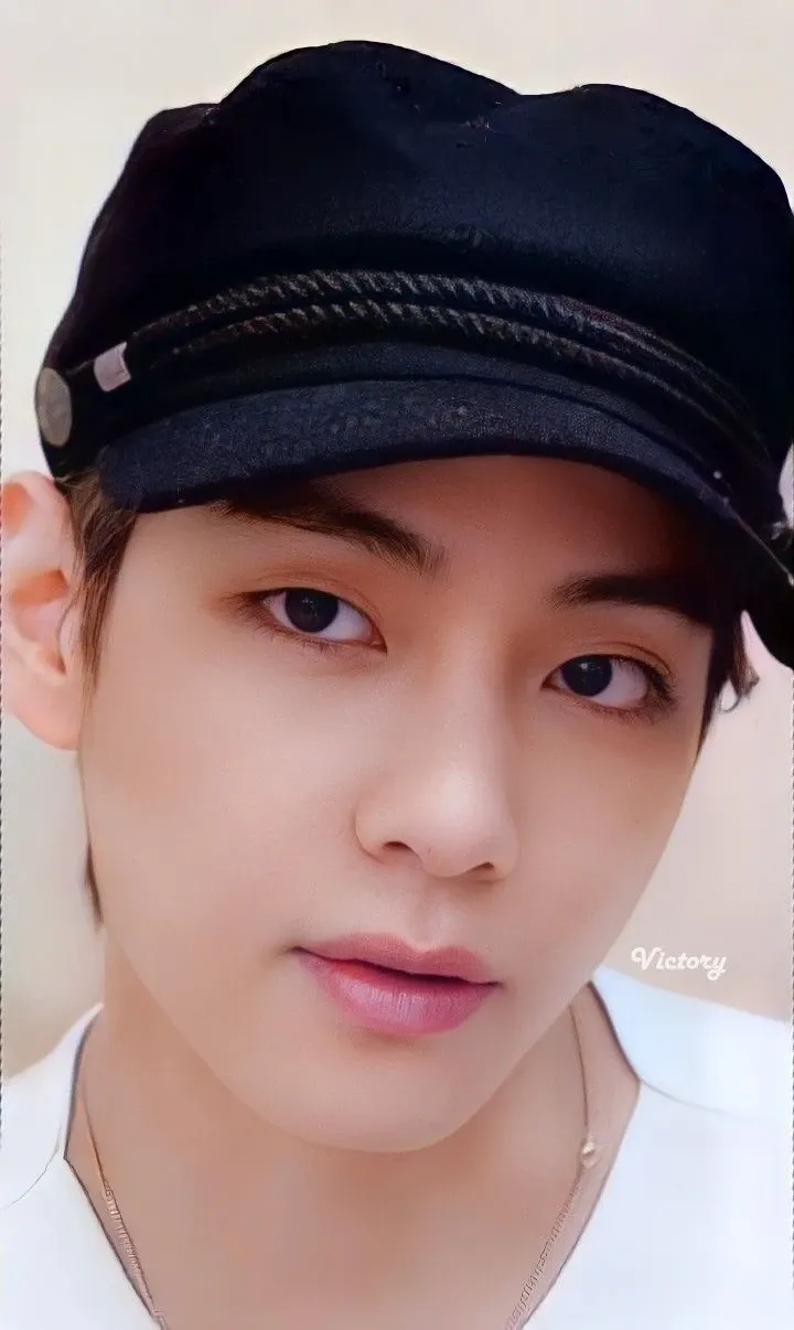 A heartfelt wallpaper shared by V (BTS)'s fans