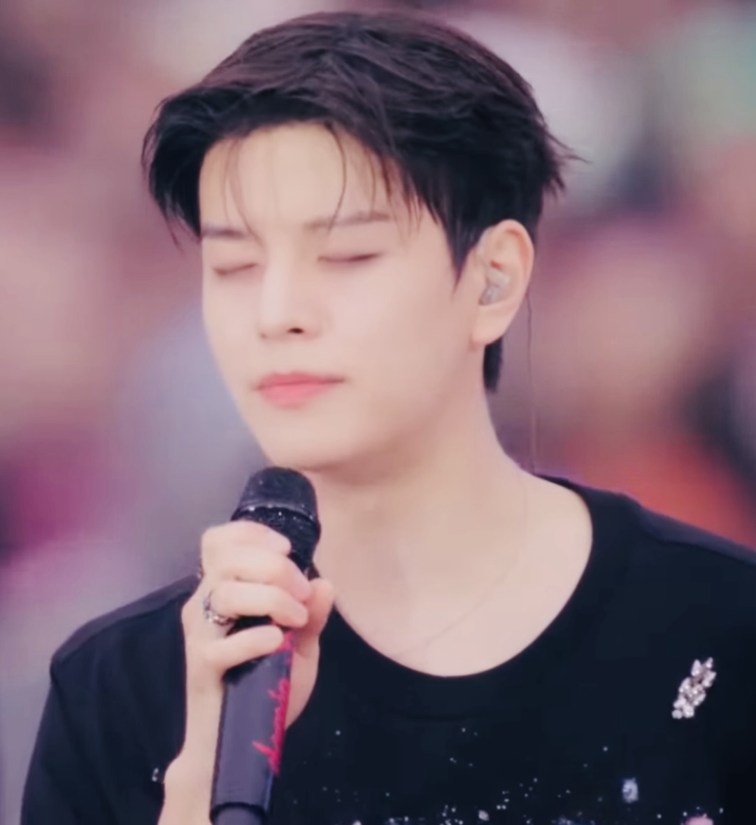 Latest photo of Seungmin (Stray Kids)