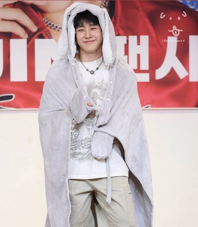 Behind-the-scenes cut of Jinjin (ASTRO)