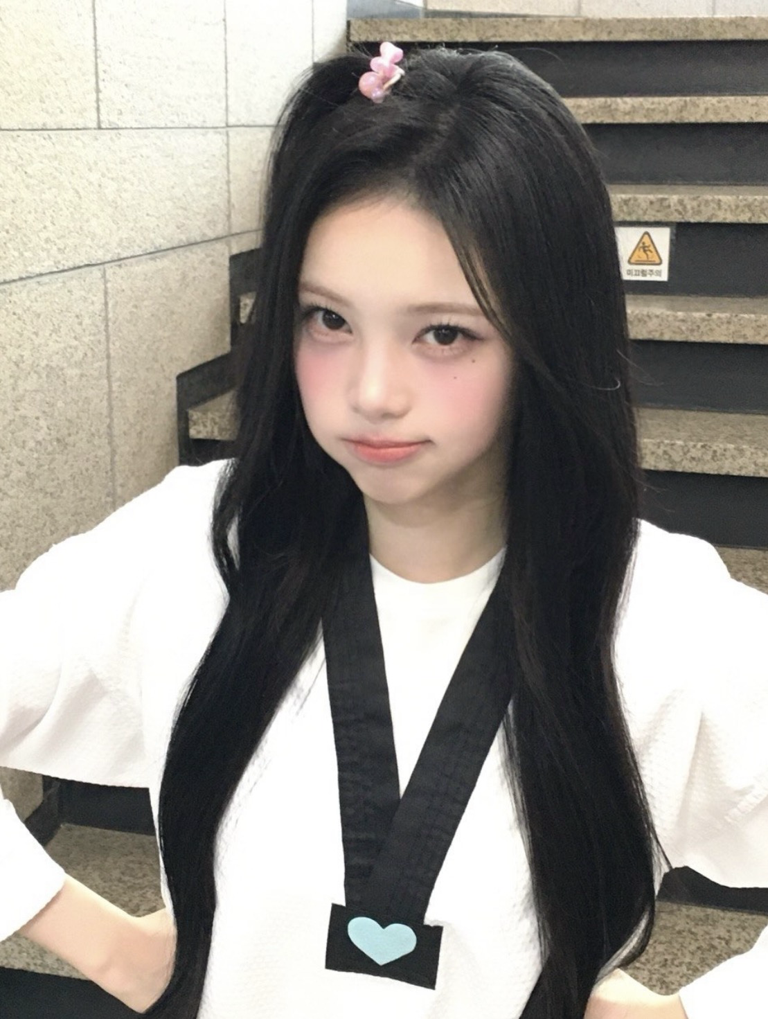 A moment captured by Ian (Hearts2Hearts)'s fan