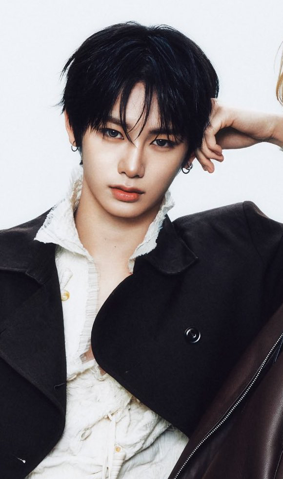 Fandom-recommended wallpaper image of Zhou Anxin (ALPHA DRIVE ONE)