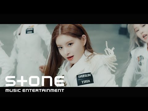 A moment captured by EVERGLOW's fan