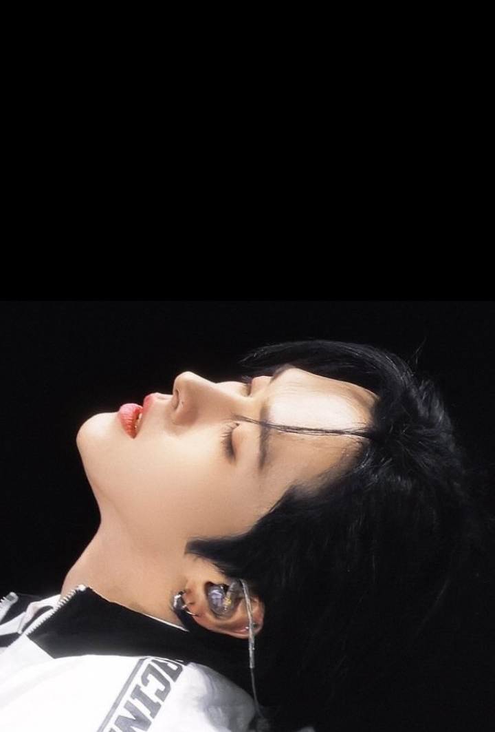 A moment captured by Lee Know (Stray Kids)'s fan